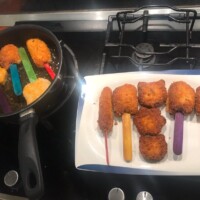 ایده خلاقانه ناگت چوبی با پودر سوخاری تام توز! ایده خلاقانه ناگت چوبی با پودر سوخاری تام توز!