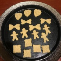 خمیر بیسکوئیت با قالب های مختلف آماده برای پخت- ارسالی مشتری